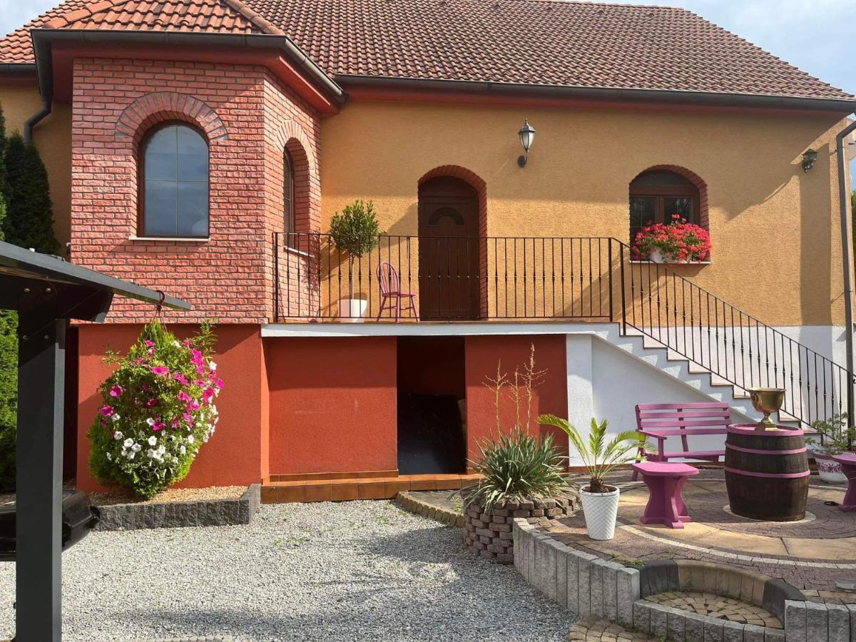 Sebe Apartments 2 Holíč Exterior foto
